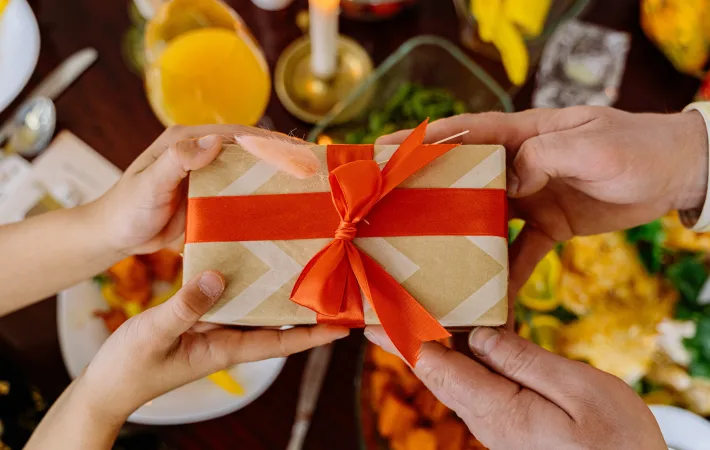 Gift card etiquette- What your recipient wants to know?